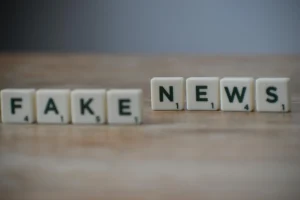 Scrabble letters spelling Fake News